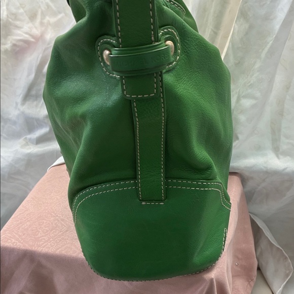 Vintage Michael Kors Vibrant Green Leather Bag - Picture 6 of 10